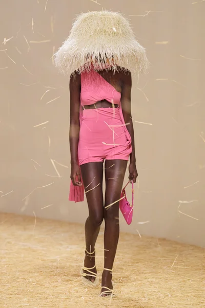 Look 24